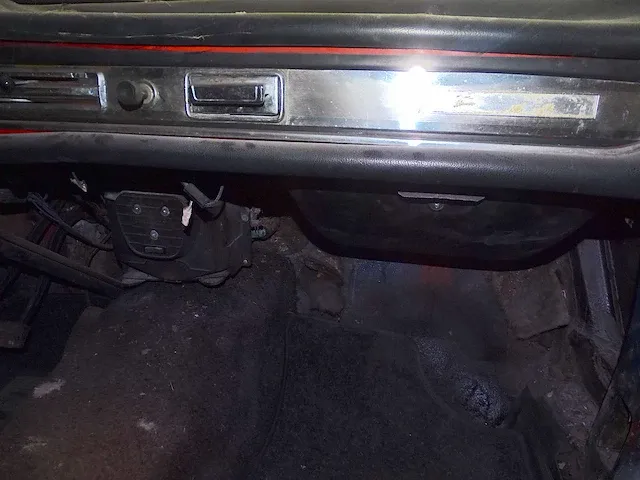 Peugeot 404 cabriolet (barn-find) - afbeelding 7 van  28