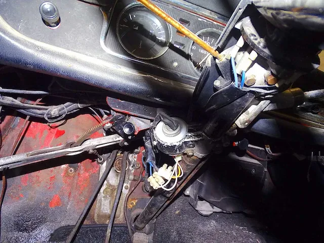 Peugeot 404 cabriolet (barn-find) - afbeelding 16 van  28