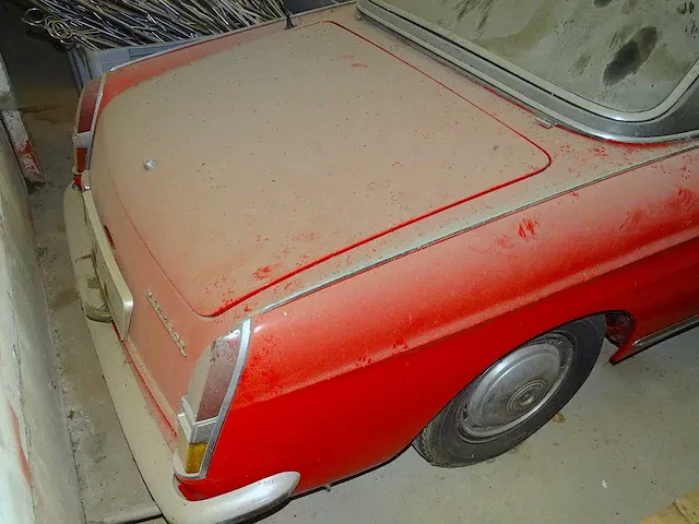 Peugeot 404 cabriolet (barn-find) - afbeelding 28 van  28