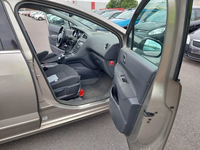 Peugeot 5008 5008 1.6 hdi premium pack fap 112, 2012 - afbeelding 7 van  39