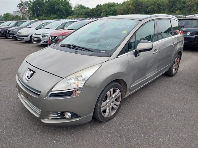 Peugeot 5008 5008 1.6 hdi premium pack fap 112, 2012 - afbeelding 1 van  39
