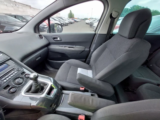 Peugeot 5008 5008 1.6 hdi premium pack fap 112, 2012 - afbeelding 15 van  39