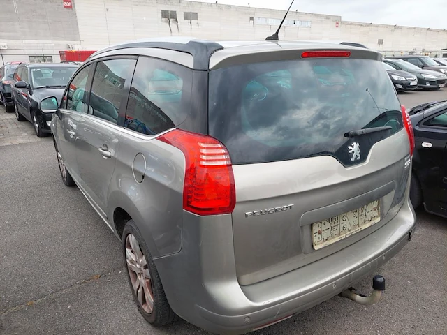 Peugeot 5008 5008 1.6 hdi premium pack fap 112, 2012 - afbeelding 34 van  39