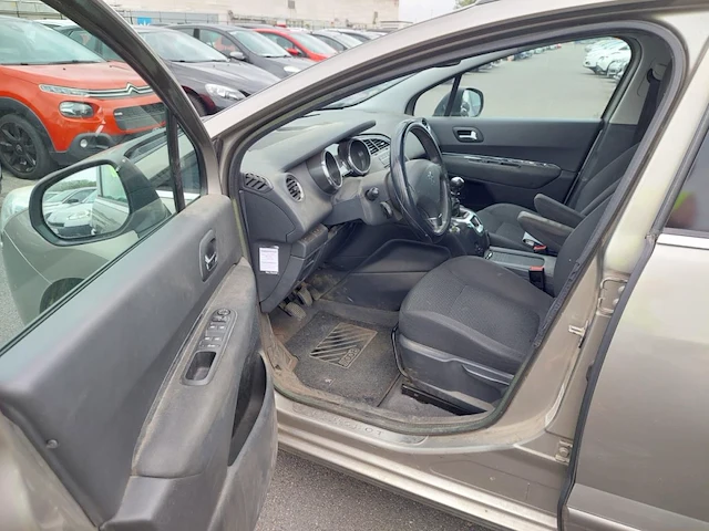 Peugeot 5008 5008 1.6 hdi premium pack fap 112, 2012 - afbeelding 39 van  39