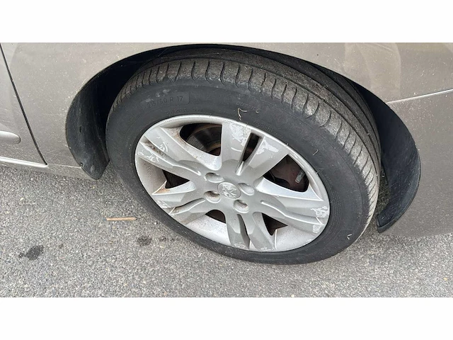 Peugeot 5008 personenauto - afbeelding 18 van  31
