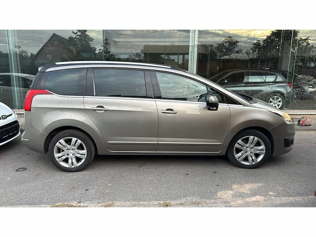 Peugeot 5008 personenauto - afbeelding 12 van  31