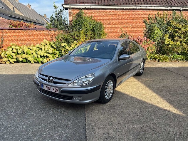 Peugeot 607 personenauto - afbeelding 1 van  36