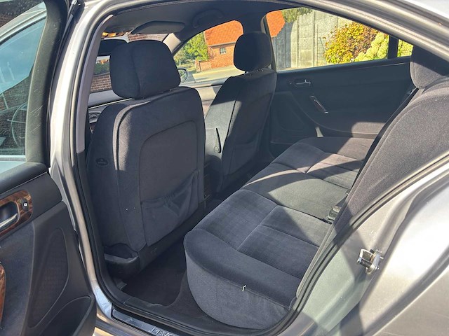 Peugeot 607 personenauto - afbeelding 14 van  36