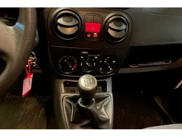Peugeot bipper excl - afbeelding 18 van  22