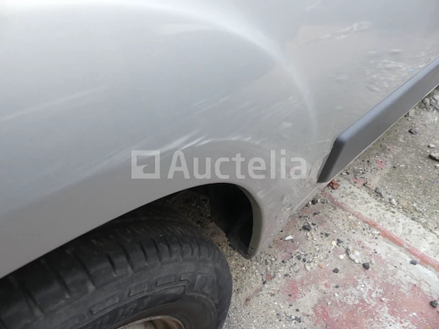 Peugeot boxer bestelwagen met dubbele cabine (2016-154.129 km) - vin vf3yctmfc12c05475 - afbeelding 4 van  45