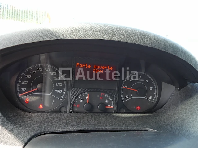 Peugeot boxer bestelwagen met dubbele cabine (2016-154.129 km) - vin vf3yctmfc12c05475 - afbeelding 8 van  45