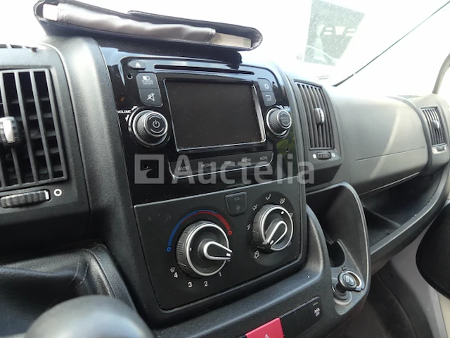 Peugeot boxer bestelwagen met dubbele cabine (2016-154.129 km) - vin vf3yctmfc12c05475 - afbeelding 9 van  45