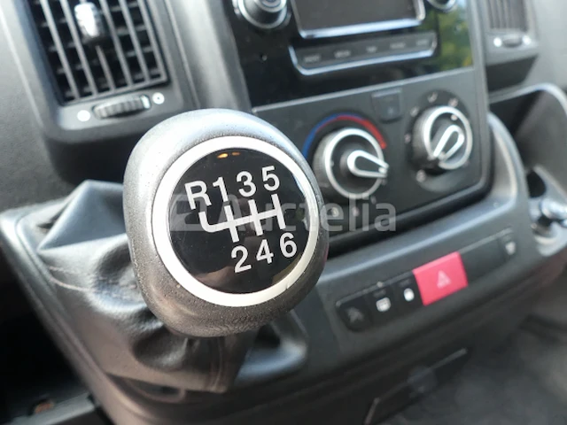 Peugeot boxer bestelwagen met dubbele cabine (2016-154.129 km) - vin vf3yctmfc12c05475 - afbeelding 10 van  45