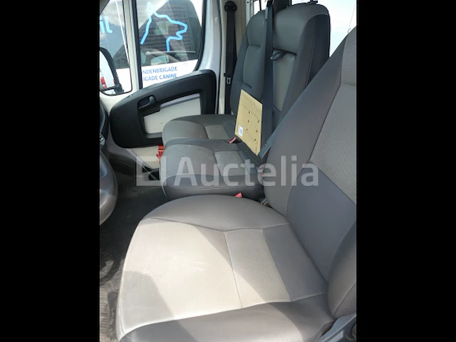 Peugeot boxer bestelwagen met dubbele cabine (2016-154.129 km) - vin vf3yctmfc12c05475 - afbeelding 14 van  45