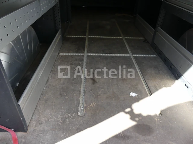 Peugeot boxer bestelwagen met dubbele cabine (2016-154.129 km) - vin vf3yctmfc12c05475 - afbeelding 33 van  45