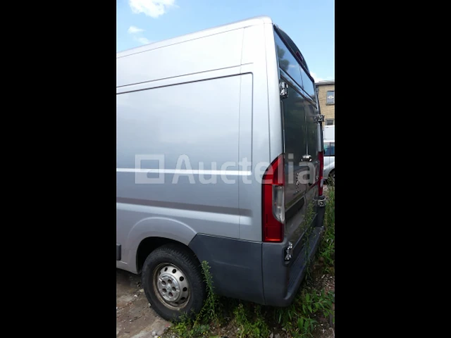 Peugeot boxer bestelwagen met dubbele cabine (2016-154.129 km) - vin vf3yctmfc12c05475 - afbeelding 43 van  45
