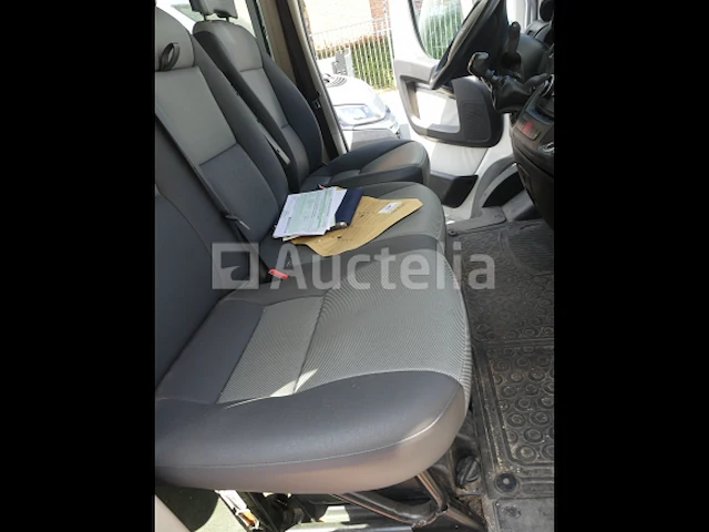 Peugeot boxer bestelwagen met dubbele cabine (2016-66.265 km) - vin vf3yctmfc12c05247 - afbeelding 13 van  40