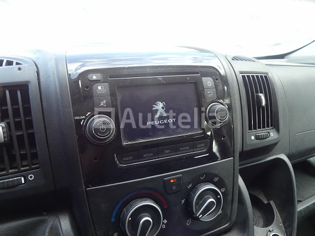 Peugeot boxer bestelwagen met dubbele cabine (2016-66.265 km) - vin vf3yctmfc12c05247 - afbeelding 19 van  40