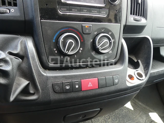Peugeot boxer bestelwagen met dubbele cabine (2016-66.265 km) - vin vf3yctmfc12c05247 - afbeelding 20 van  40