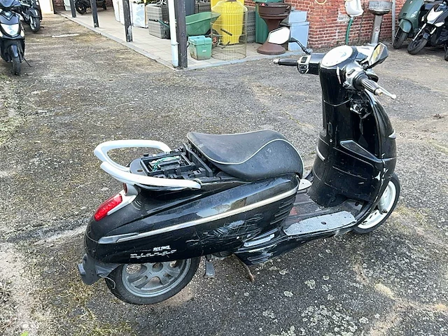 Peugeot django scooter - afbeelding 4 van  8