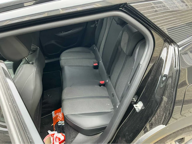 Peugeot e 2008 personenauto - afbeelding 4 van  16