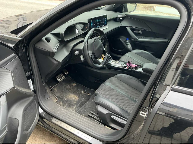 Peugeot e 2008 personenauto - afbeelding 15 van  16
