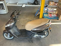 Peugeot kizby scooter - afbeelding 1 van  7