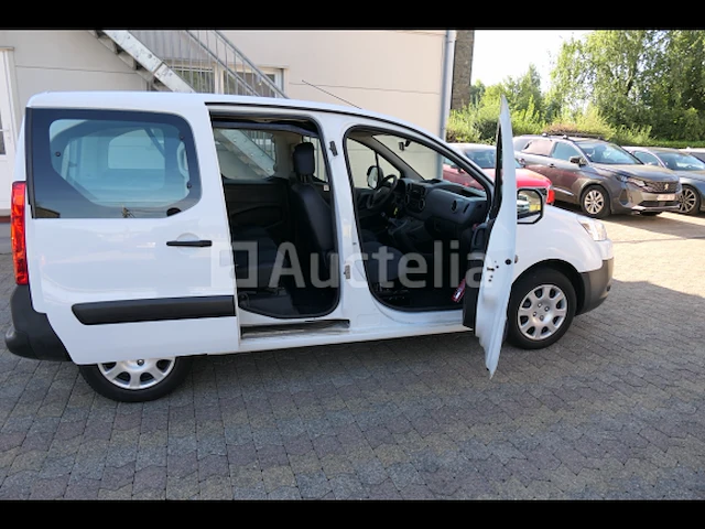 Peugeot partner auto (2011-87.624 km) - afbeelding 34 van  41