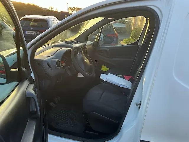 Peugeot partner bedrijfswagen - afbeelding 26 van  27