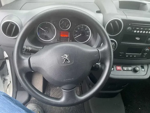 Peugeot partner full elektrische bedrijfswagen - afbeelding 3 van  18