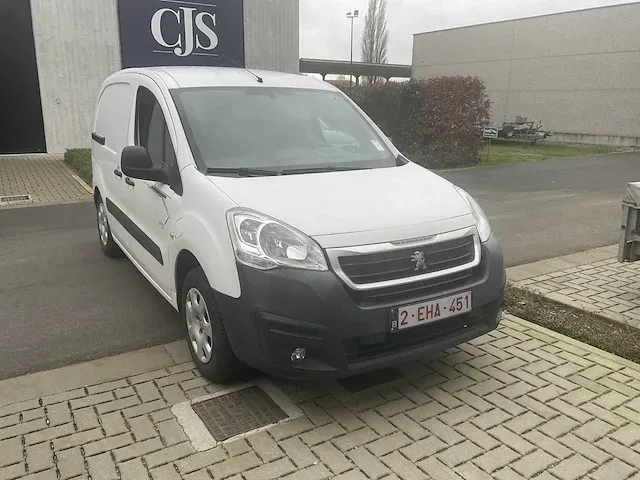 Peugeot partner full elektrische bedrijfswagen - afbeelding 11 van  18