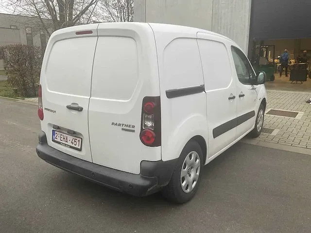 Peugeot partner full elektrische bedrijfswagen - afbeelding 12 van  18