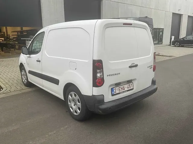 Peugeot partner full elektrische bedrijfswagen - afbeelding 13 van  18