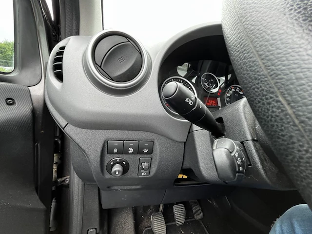 Peugeot partner tepee outdoor 1.2 puretech outdoor s&s 110, 2018 - afbeelding 8 van  31