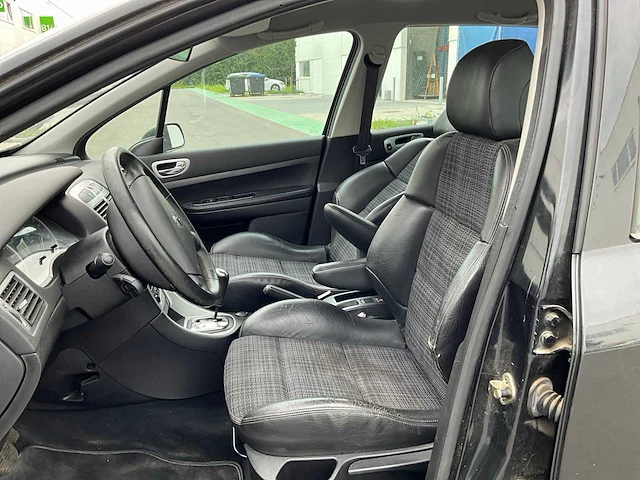 Peugeot personenauto - afbeelding 3 van  23