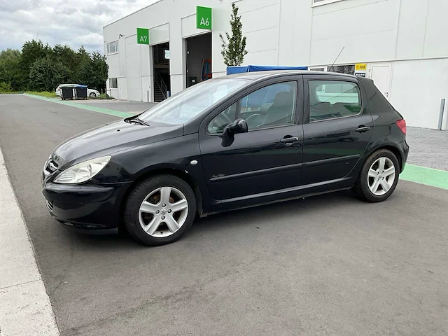 Peugeot personenauto - afbeelding 12 van  23