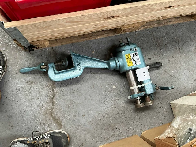 Pexto 622 lr handbediende krimp- en kralenmachine - afbeelding 1 van  5