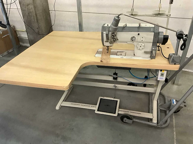 Pfaff 1naalds drievoudig transport machine type 1425 - afbeelding 2 van  5