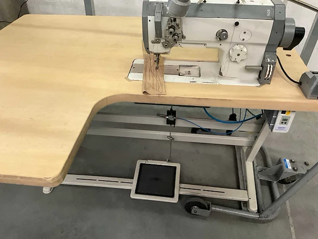 Pfaff 1naalds drievoudig transport machine type 1425 - afbeelding 5 van  5