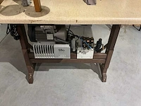 Pfaff 2naalds zuilmachine, drievoudig transport met draadafsnijder type 1296 - afbeelding 3 van  8