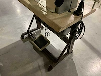 Pfaff 2naalds zuilmachine, drievoudig transport met draadafsnijder type 1296 - afbeelding 7 van  8