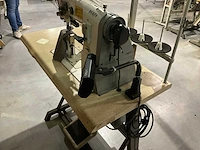 Pfaff 2naalds zuilmachine, drievoudig transport met draadafsnijder type 1296 - afbeelding 8 van  8
