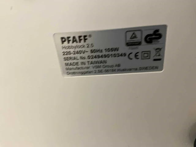 Pfaff hobbylock 2.5 naaimachine overlock - afbeelding 2 van  10