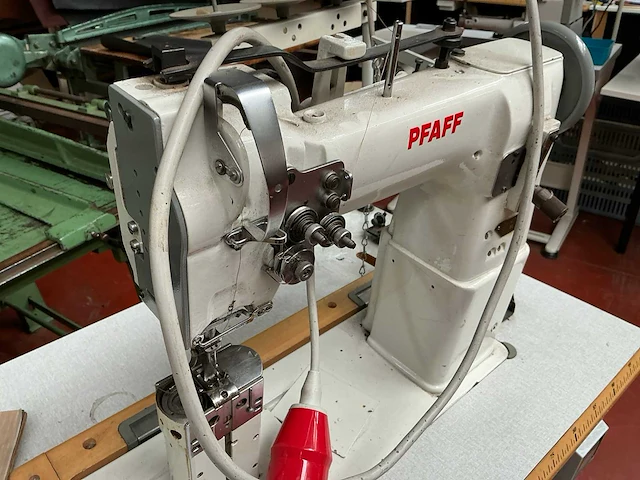 Pfaff naaimachine dubbele naald zonder luchtdruk - afbeelding 3 van  8