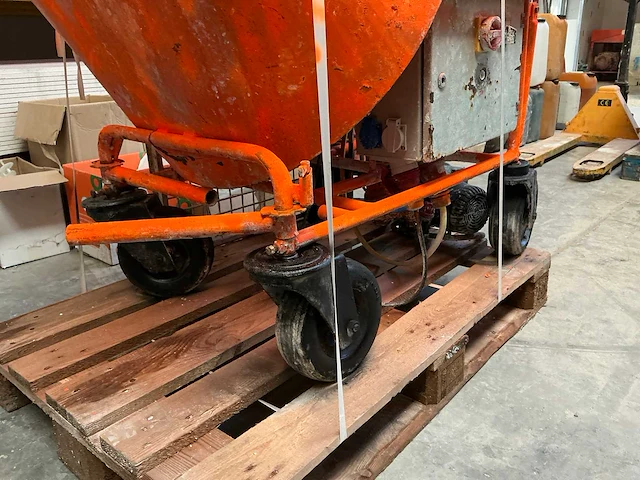 Pft g4 spuitgietmachine - afbeelding 8 van  20