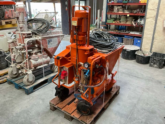 Pft g4 spuitgietmachine - afbeelding 17 van  22