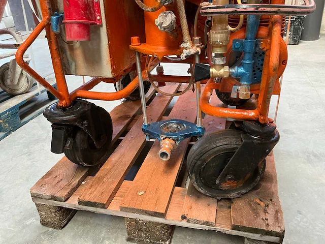 Pft g4 spuitgietmachine - afbeelding 19 van  22