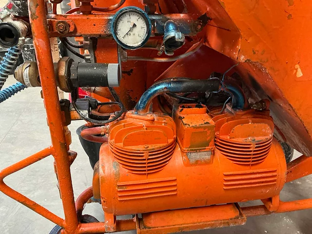 Pft g4 spuitgietmachine - afbeelding 9 van  20