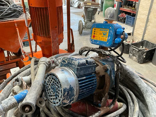 Pft g4 spuitgietmachine - afbeelding 17 van  20