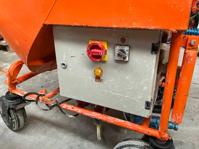 Pft g4 spuitgietmachine - afbeelding 14 van  24